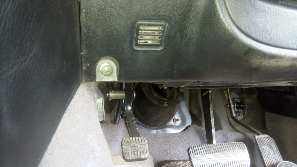 Разбор пластика щитка приборов — Nissan Gloria (11G), 3 л, 2001 года ...