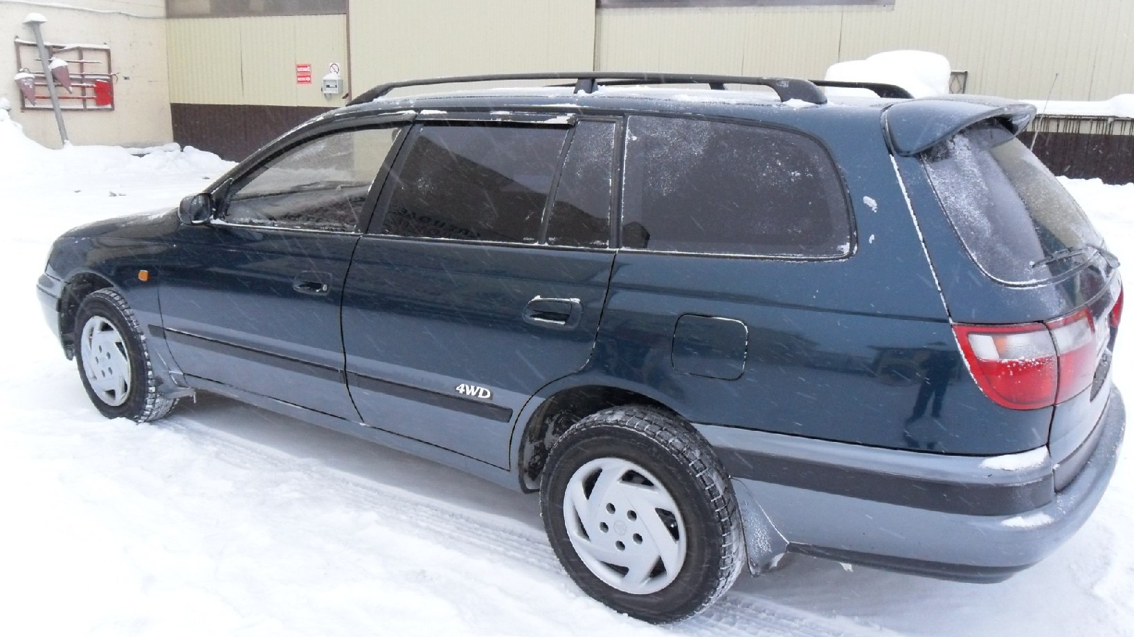 Тойота универсал 2000 годов. Тойота Калдина универсал 1993-2000. Тойота универсал полный привод. Toyota Caldina 1993 универсал 4wd с панорамной крыше.