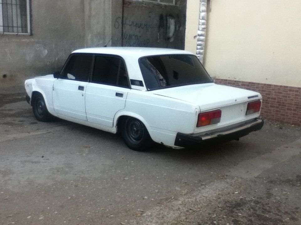 VAZ 2107 Р±РµР»С‹Р№