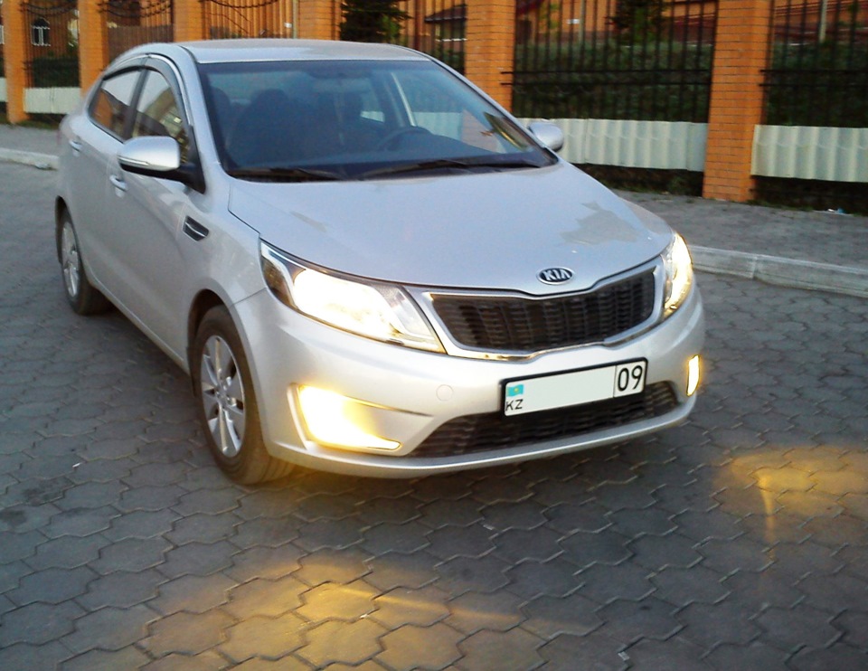 Kia Rio 2013 свет