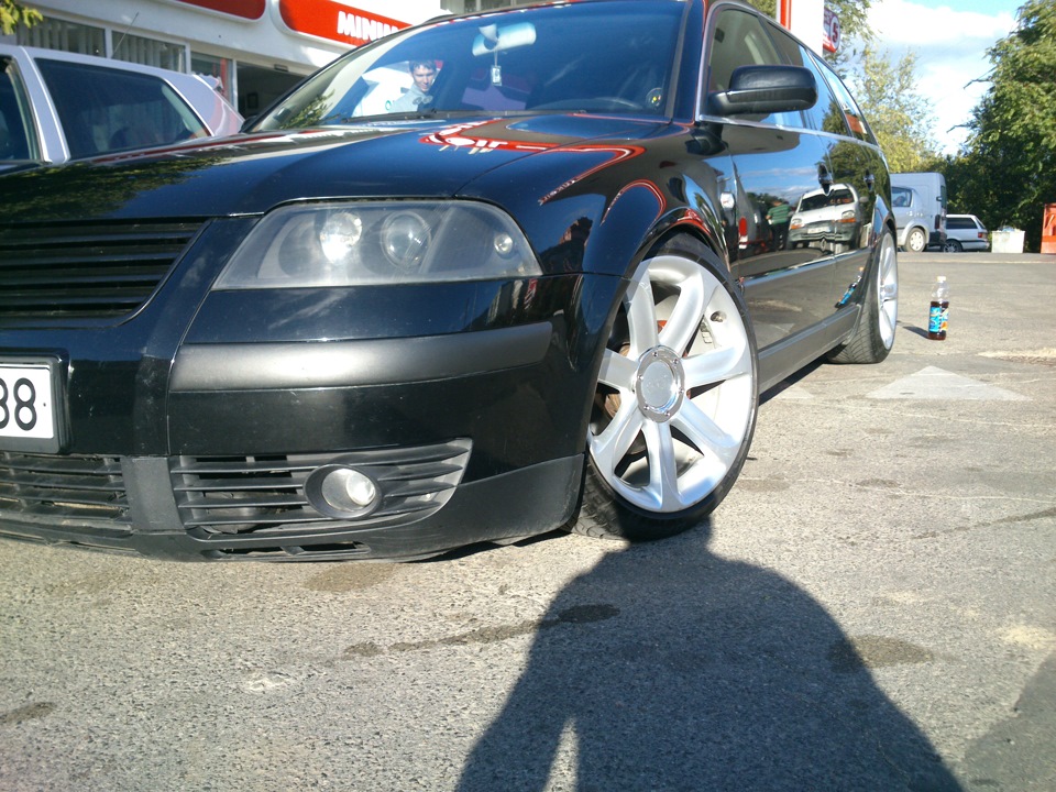 Всё готово, диски теперь на машине — Volkswagen Passat Variant (B5), 1 ...