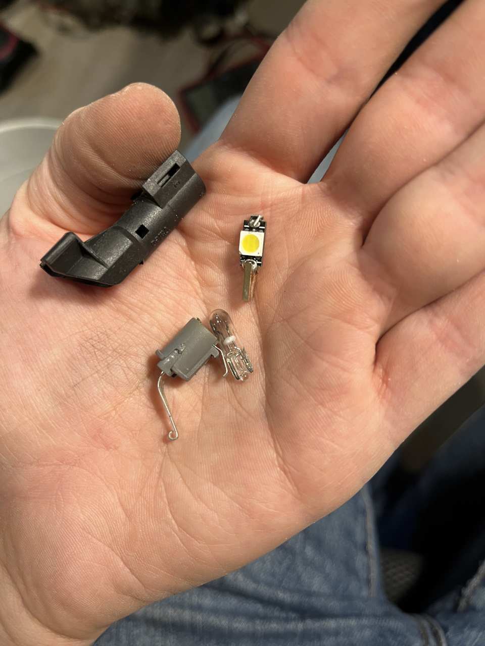 Замерз ручник, подсветка прикуривателя — Citroen C2, 1,4 л, 2005 года ...