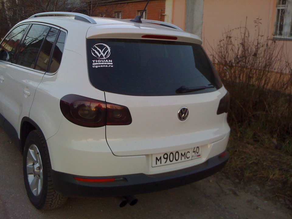 Тонировка задних фонарей пленкой ORACAL — Volkswagen Tiguan (1G), 2 л ...