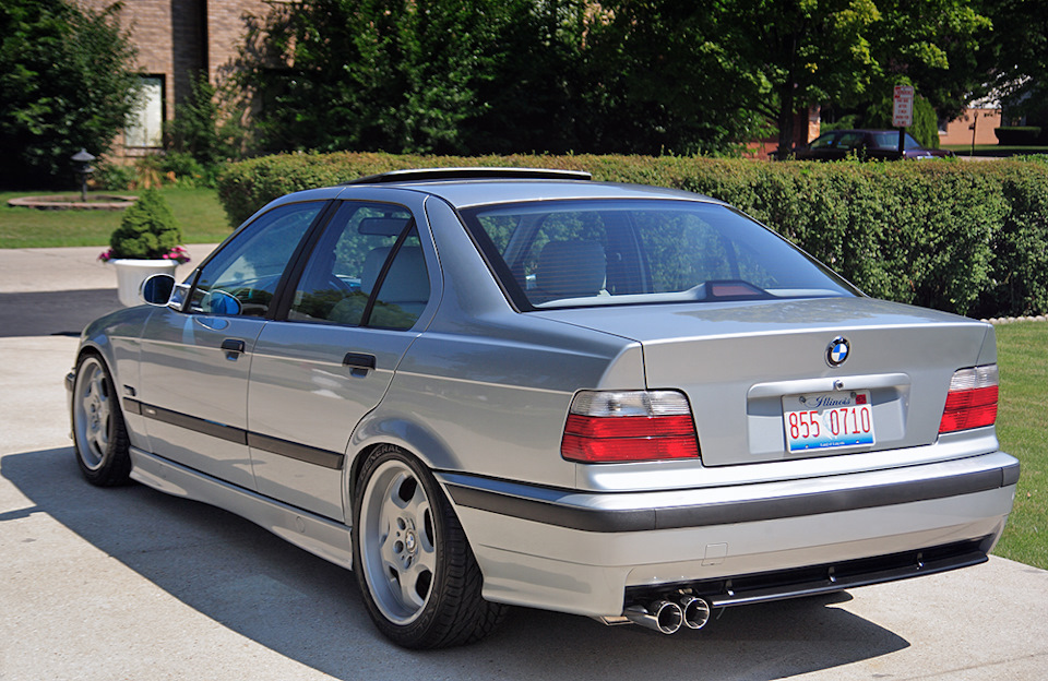 E silver. Задний м бампер е36. E36 Silver. E36 sedan Silver. Задний м бампер BMW e36.