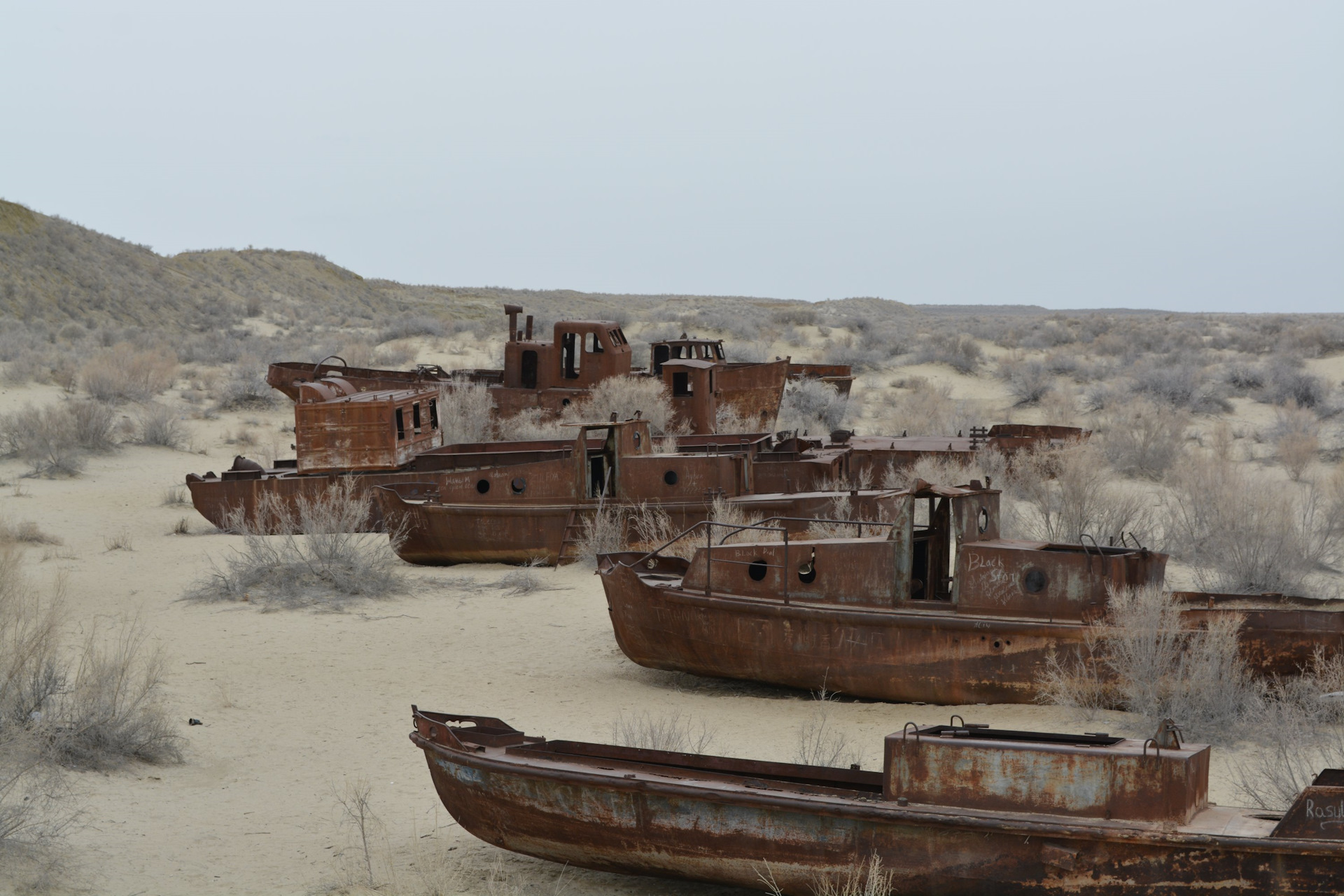 Брошенные воинские части на аральском море