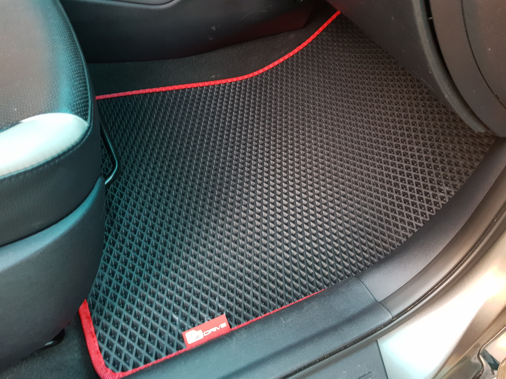 Eva коврики discovery 3. Эва коврики рено симбол 2009г. Эва коврики. 3 д полики эва коврики. Эва коврики рено симбол.