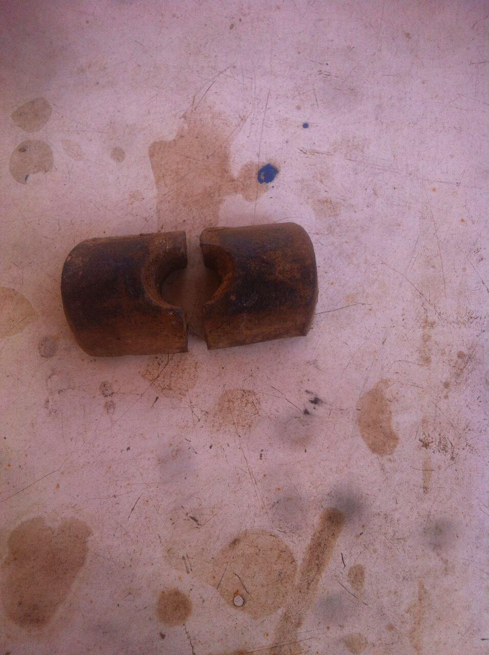 Лопнул нижний рычаг — Mazda BT-50, 2,5 л, 2007 года | своими руками ...