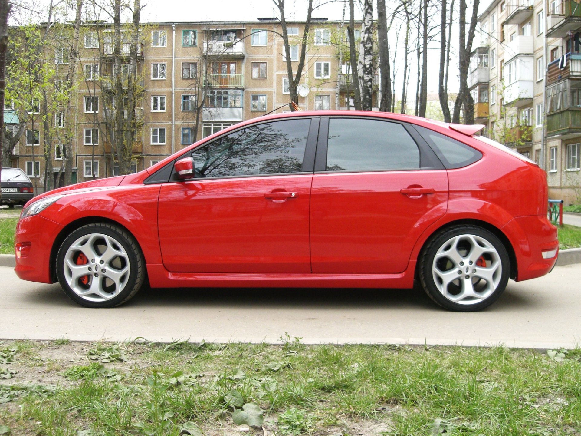 Ford Focus 2 Рестайлинг красный