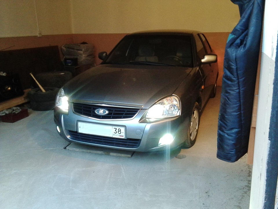 Ксенон + Петли капота — LADA Приора седан, 1,6 л., 2008 года | своими ...