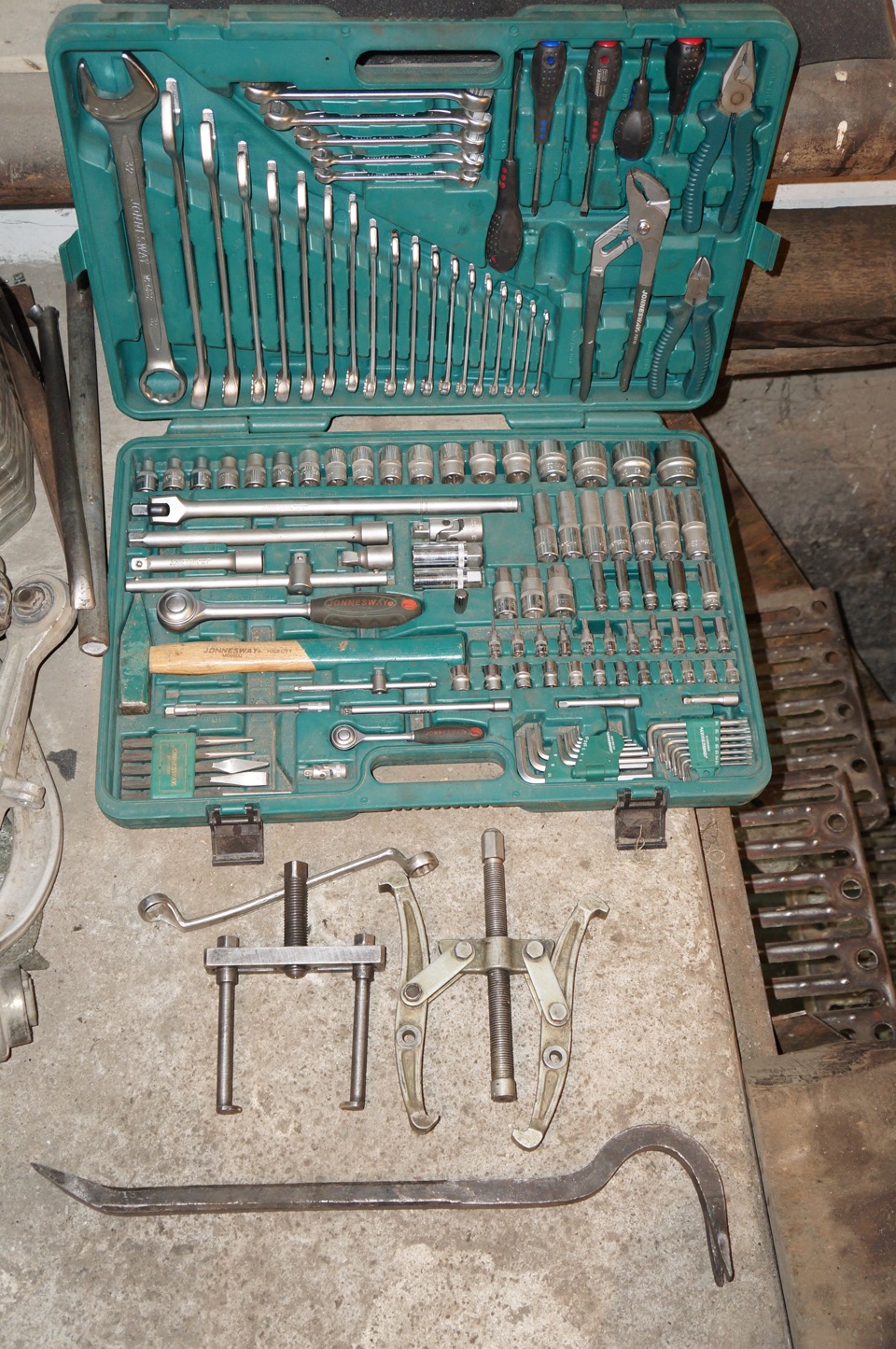 Имея немаленький чемодан с инструментом… — Audi A6 (C5)