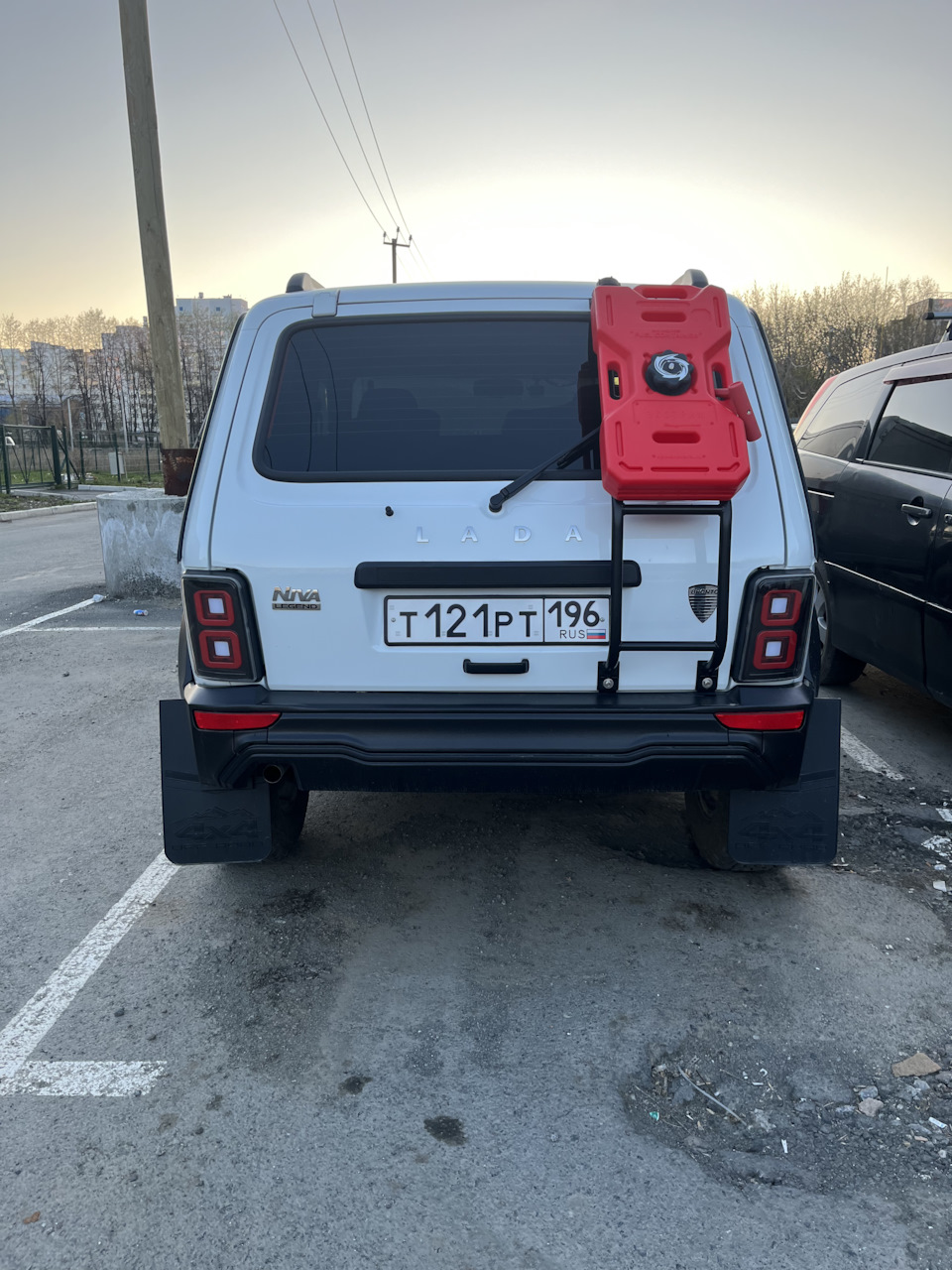 Ого! Посмотрим теперь, кто победил, грязища вонючая! — Lada 4x4 3D, 1,7 л,  2023 года | своими руками | DRIVE2