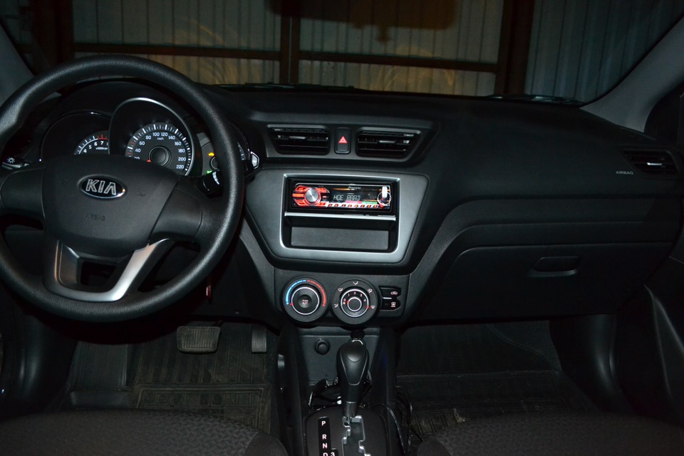 пионер 1 дин. — KIA Rio (3G), 1,4 л, 2013 года | автозвук | DRIVE2