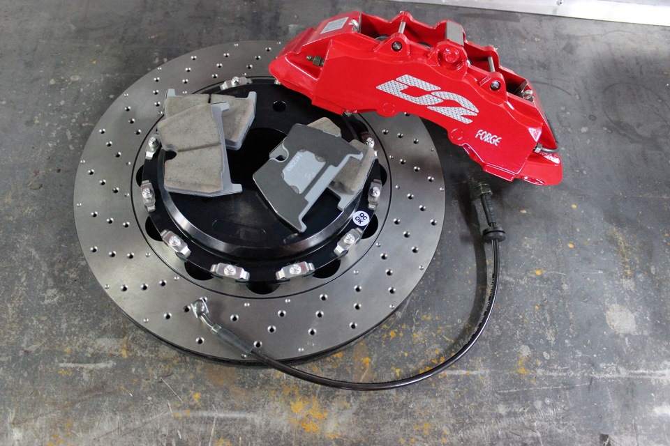 Спортивные тормоза. Спортивные тормозные колодки на Toyota Tundra. Тойота тундра тормоза. Тормозная система d50sc. Тормозная система Toyota Tundra TRD купить в СПБ.