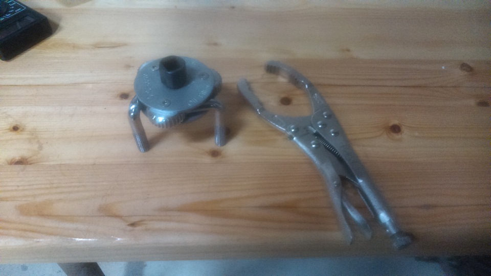 Ключ для откручивания масленного фильтра. — Peugeot 307 SW, 2 л, 2004 ...