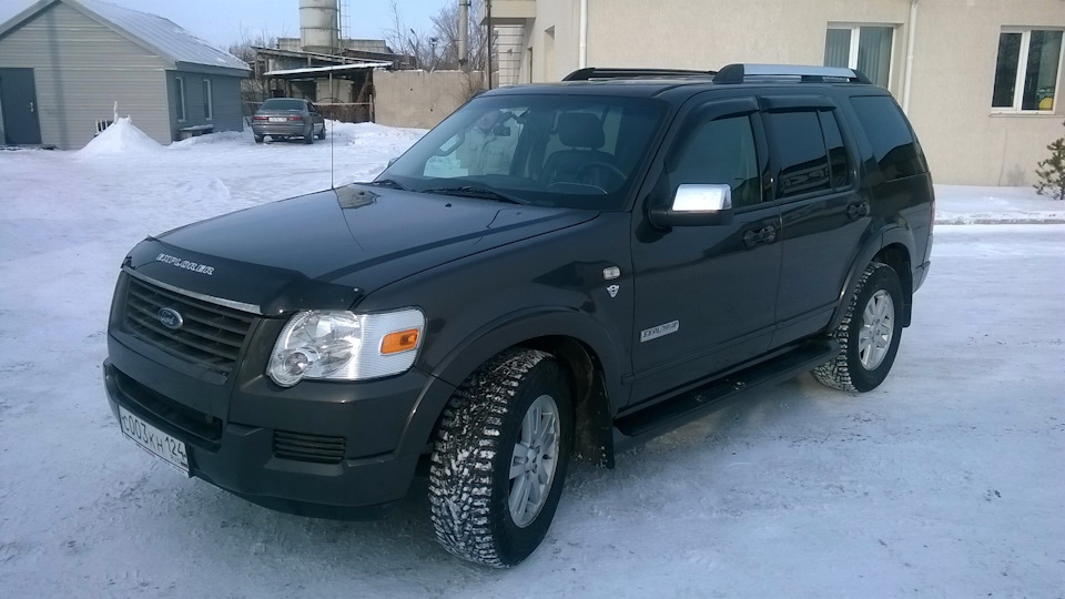 Range rover 4 4 vs explorer 4 6 vs prado 4 0 ford explorer 4g 4 6