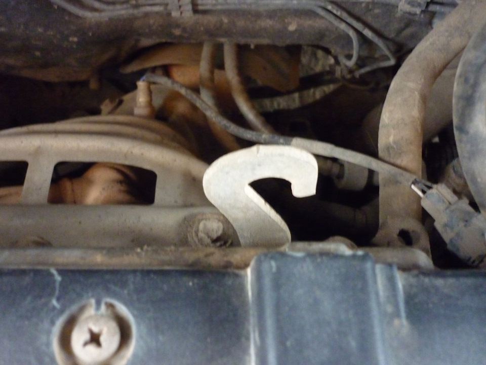 Вот этот самый крюк. — Toyota Corolla (120)