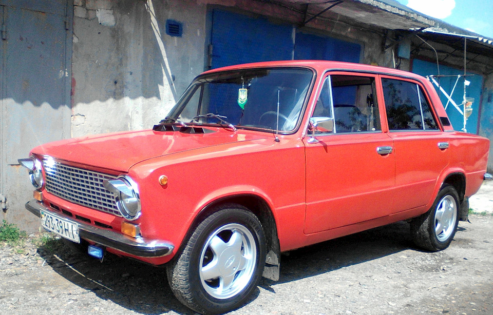 Вымыл машину))) — Lada 21011, 1,6 л, 1978 года | просто так | DRIVE2