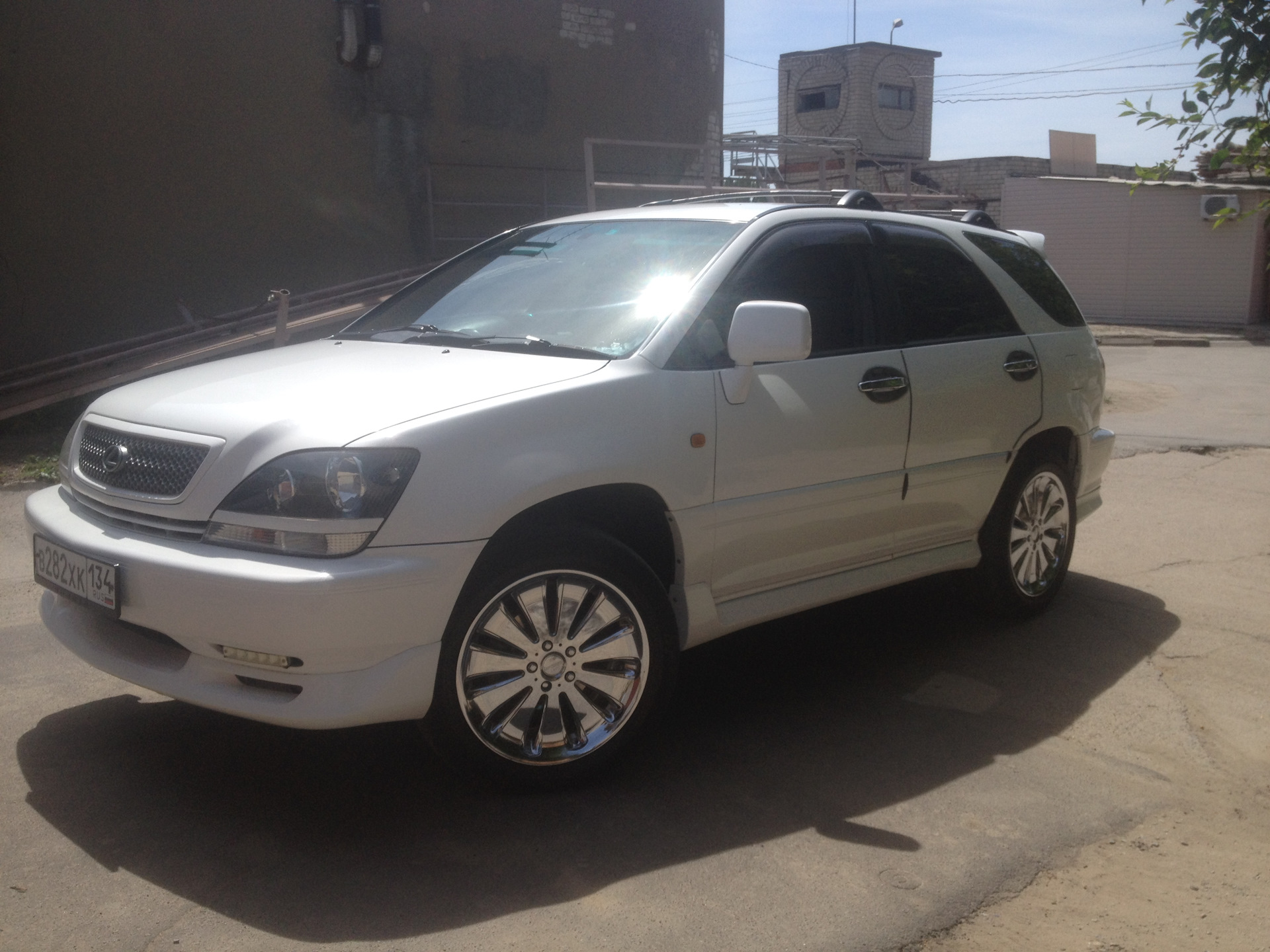 Harrier 98 года. Toyota Harrier 2000 с проставками. Toyota Harrier машина 2000 2.2. Toyota Harrier r20. Тойота Харриер 98.