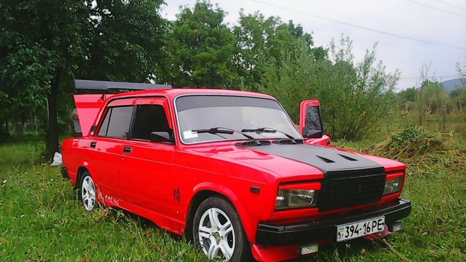 Отзыв ваз. 2107 Lada 1990. Лада 2107 drive2 малиновая. ВАЗ 2107 без бамперов. Красный ВАЗ 2107 С дактейлом.