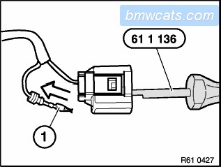 5.197. Контакт BMW 61 13 0 005 197. BMW 61 13 8 369 702. Фиксатор генератора. BMW 61 13 0 154 878.