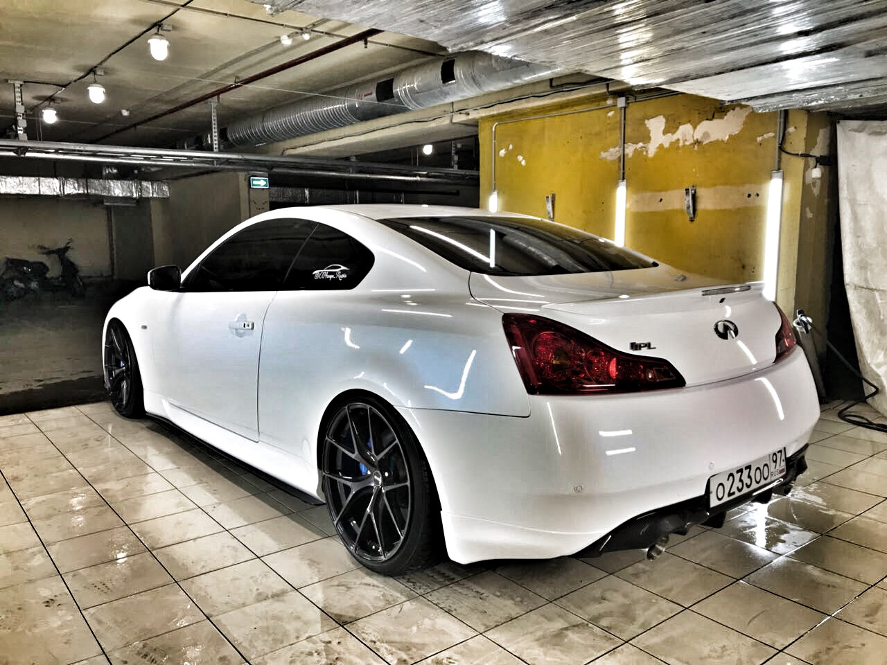 Infiniti g37 Black