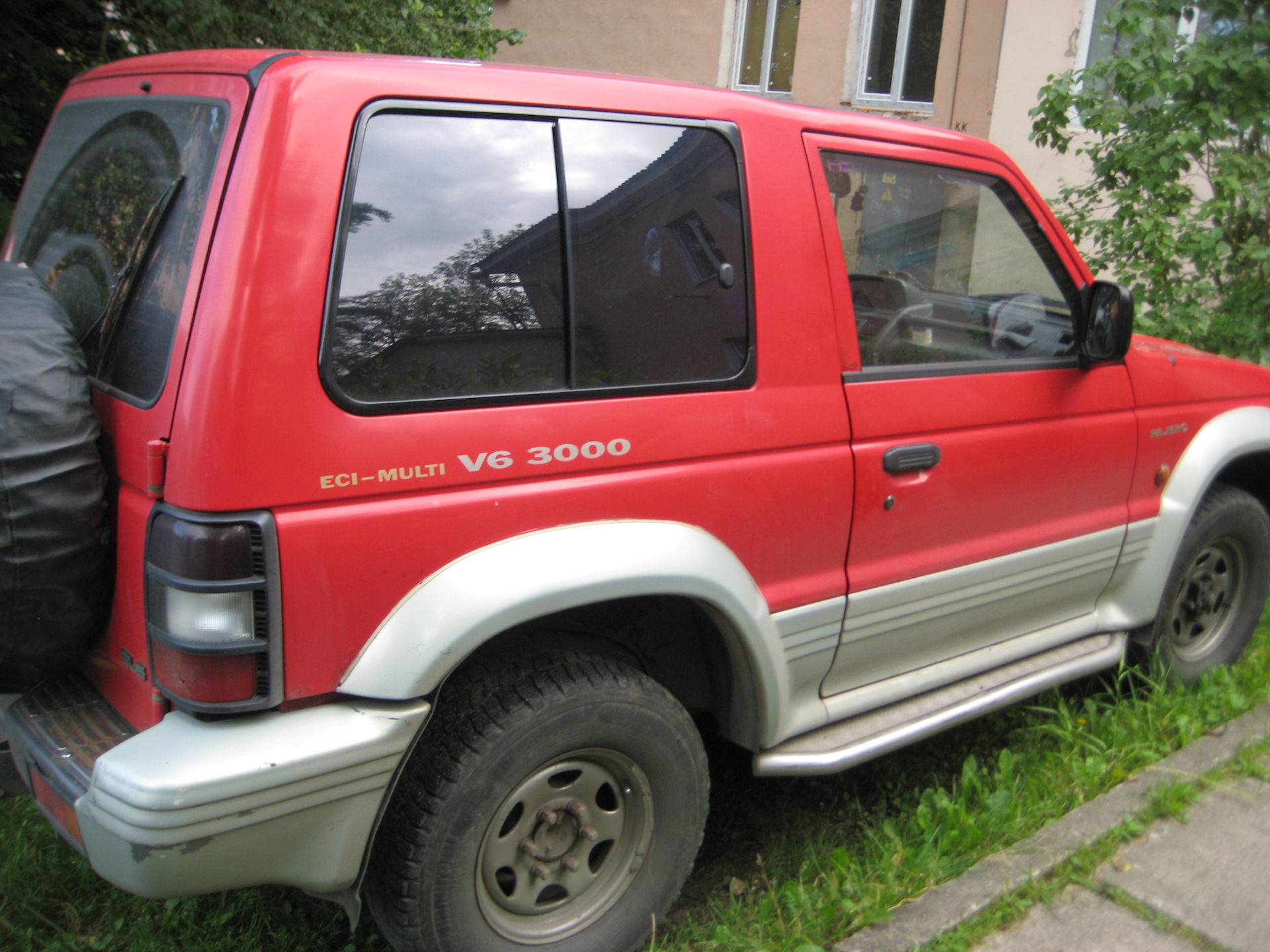 Двигатель хонда eci multi dohn 16 bale. Митсубиси паджеро 2 v6 3000. Mitsubishi 2. Eci multi. Eci multi mitsubishi pajero где наклеена.