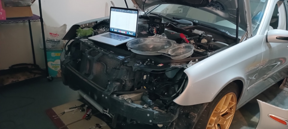 Фото в бортжурнале Mercedes-Benz E-Class (W211)