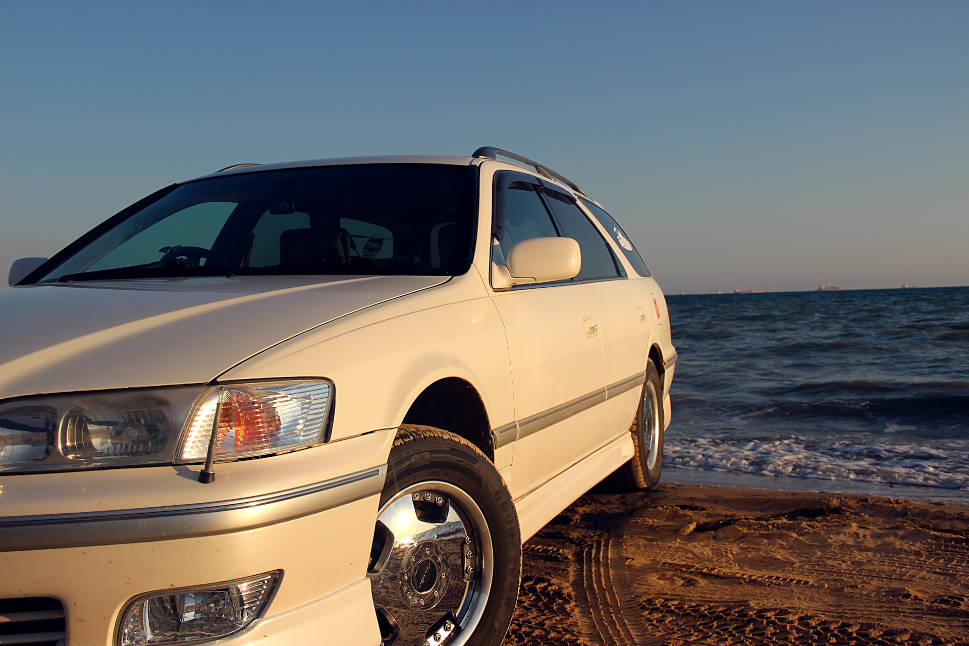 Toyota Mark 2 море