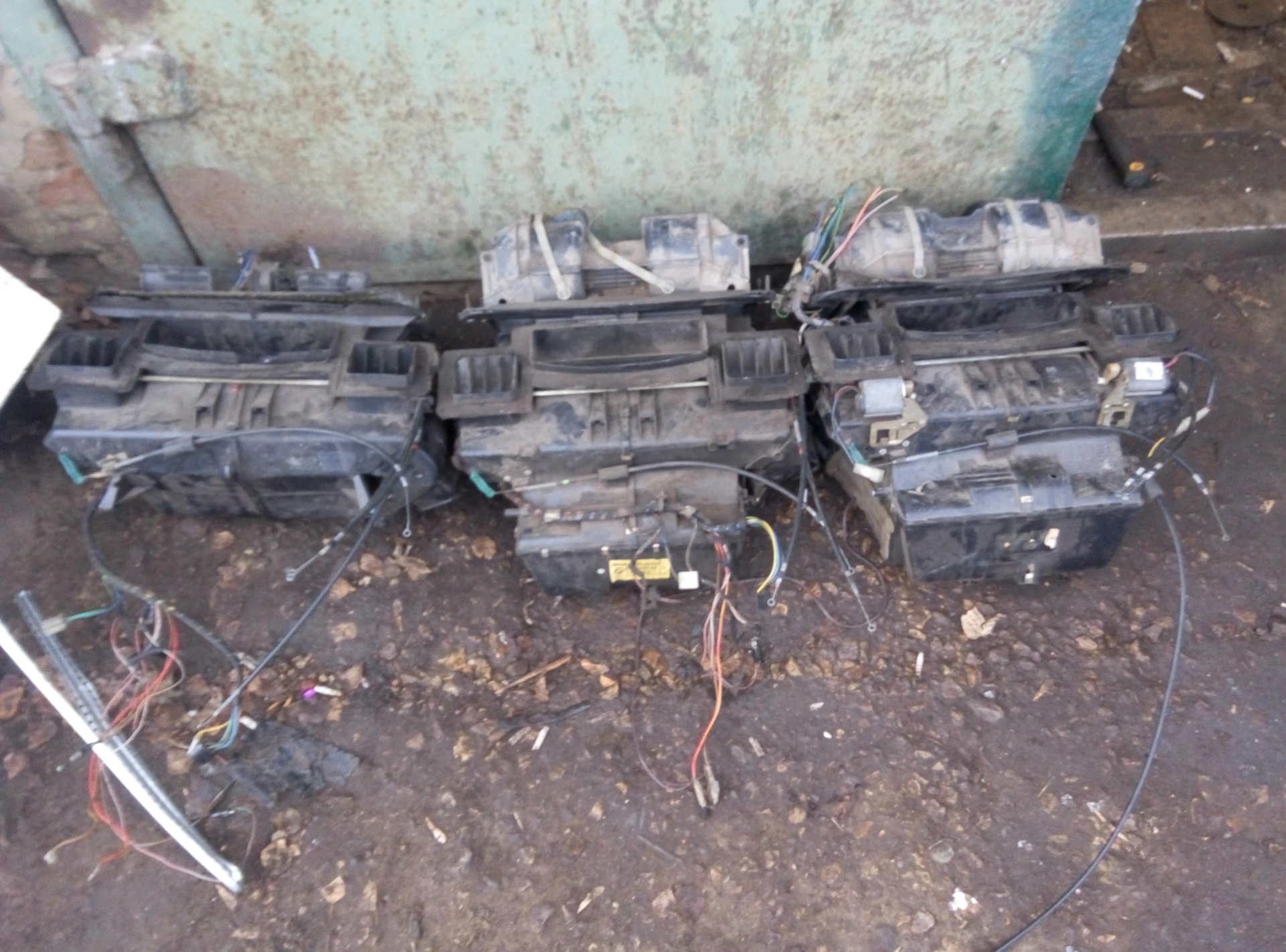 патрубки печки bmw e30. резистор печки бмв е30. печка бмв е30. вентилятор печки bmw e30. печка bmw e30.