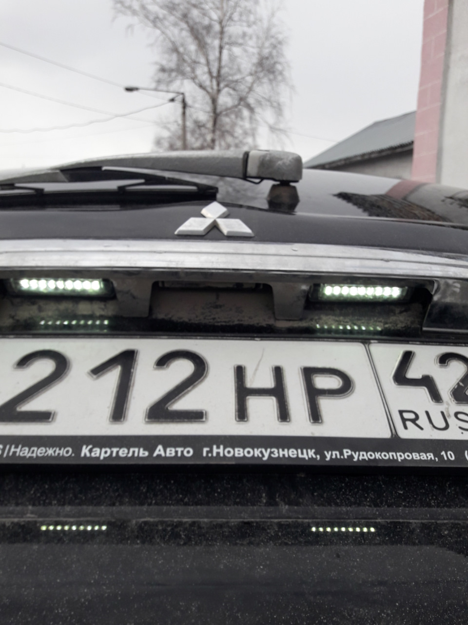 LED N2 в подсветку номера с Али — Mitsubishi Pajero Sport (2G), 2,5 л, 2014  года | аксессуары | DRIVE2