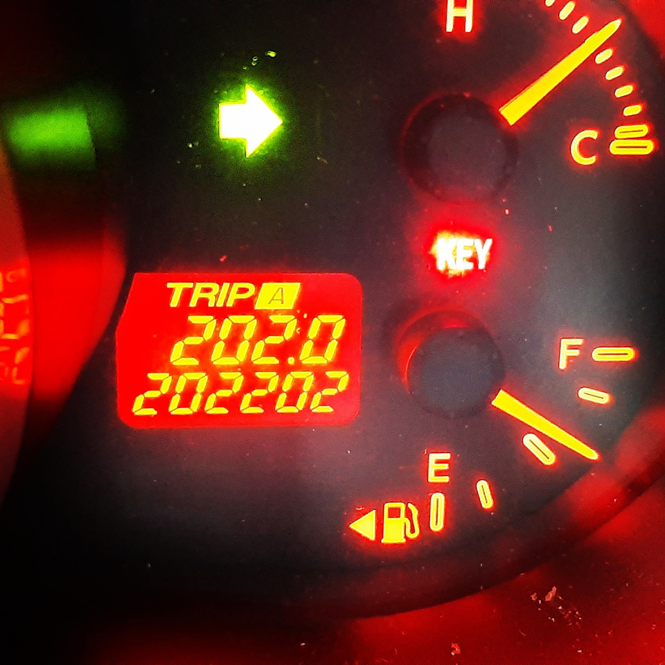 Все вот так вот ровно ))) — Mazda CX7, 2,3 л, 2008 года фотография