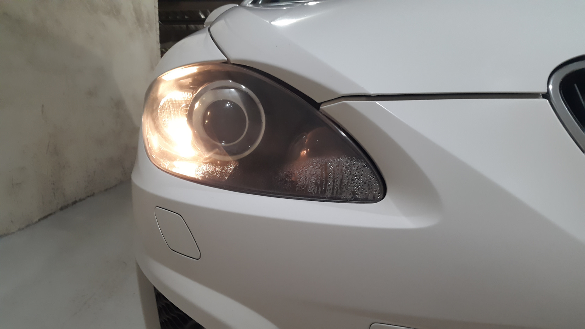 Избавиться от запотевших фар — SEAT Leon (Mk II), 1,4 л, 2012 года ...