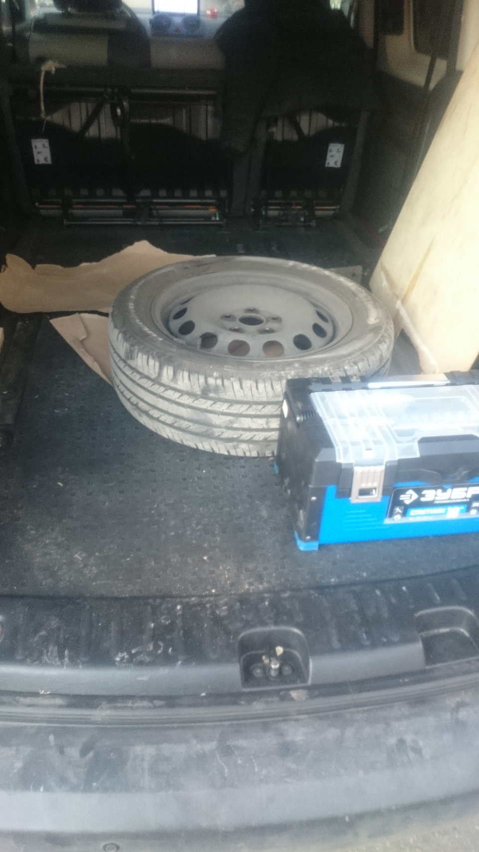 Photo from the logbook Volkswagen Caddy (3G)