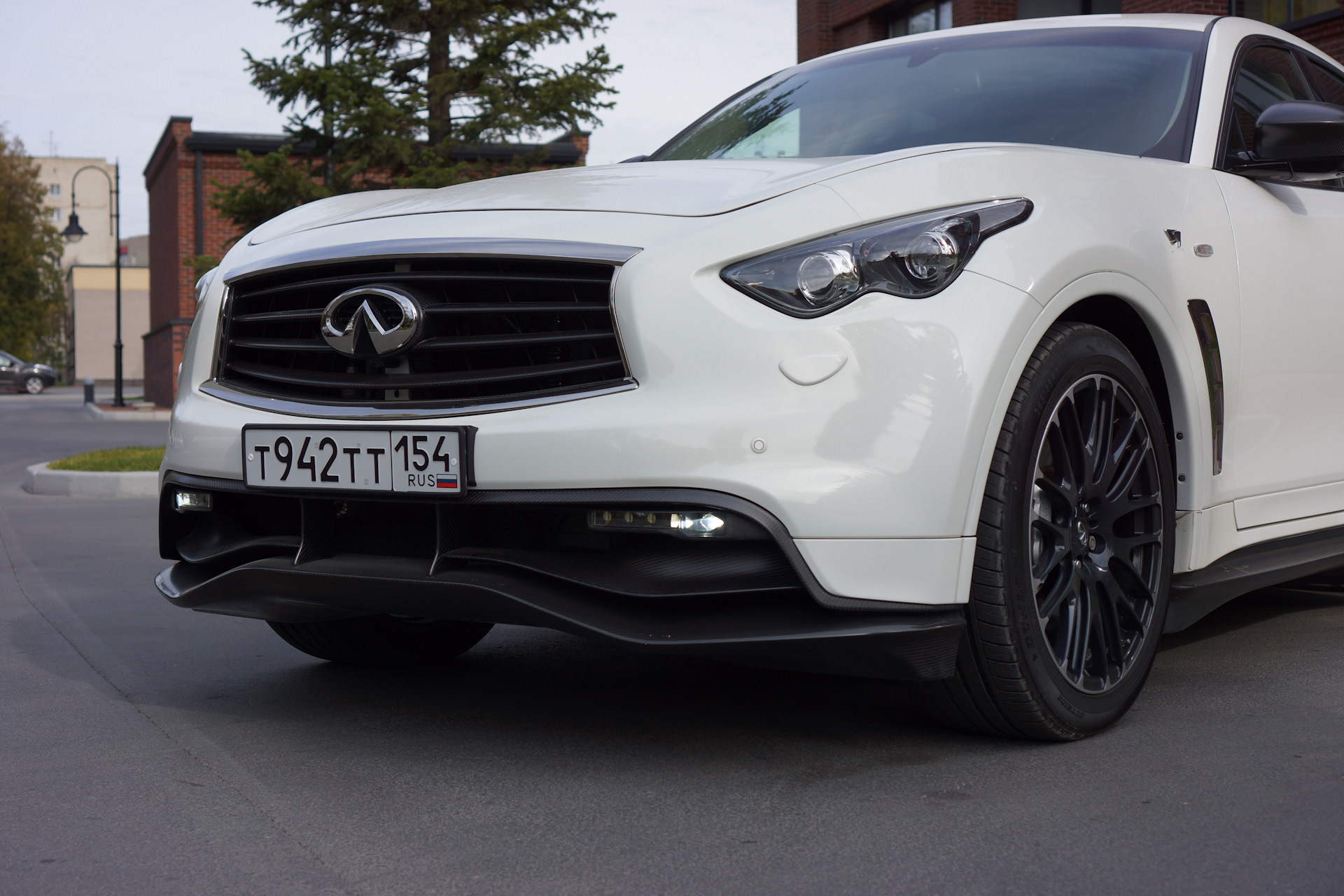 Infiniti FX Limited Edition r21