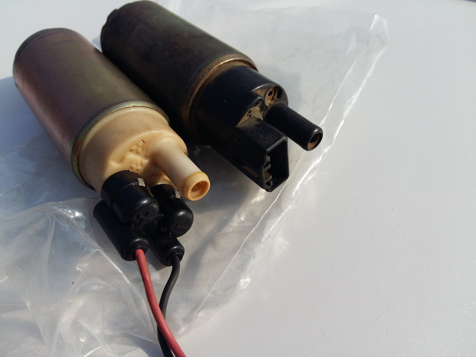 Слева — оригинальный бензонасос Справа — бензонасос на замену — Mitsubishi Outlander (1G)