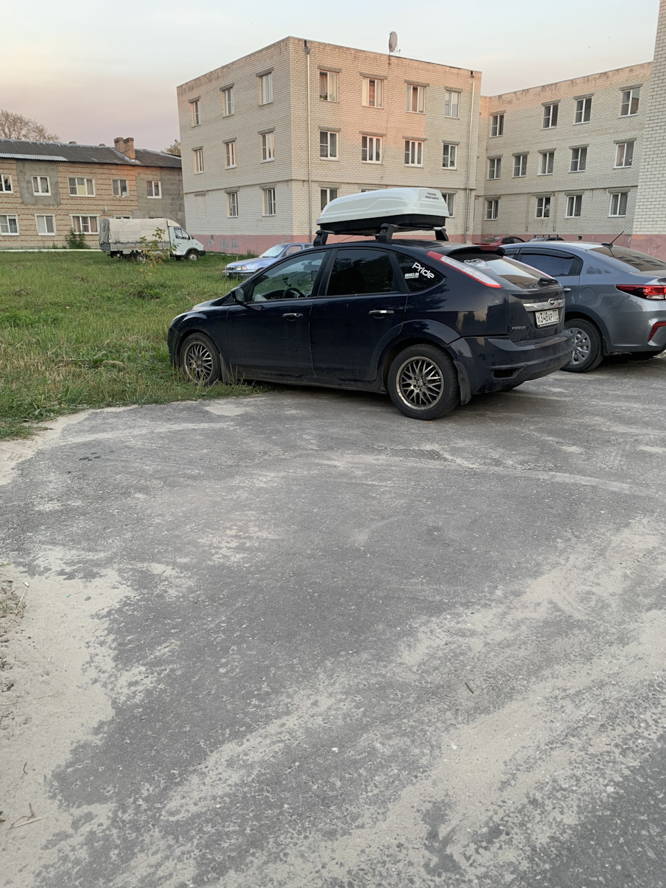 Смола на кузове (мойка втридорого) — Ford Focus II Hatchback, 1,6 л, 2010  года | мойка | DRIVE2