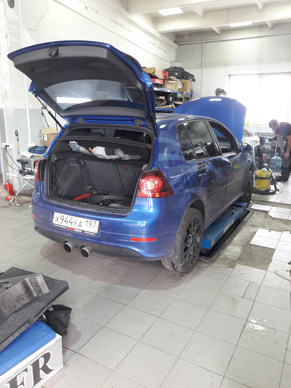 Стартер и Антифриз — Volkswagen Golf Mk5 R32, 3,2 л, 2007 года | визит на  сервис | DRIVE2