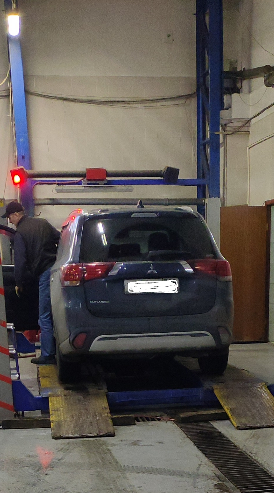 Неравномерный износ протектора на заднем правом колесе — Mitsubishi ...