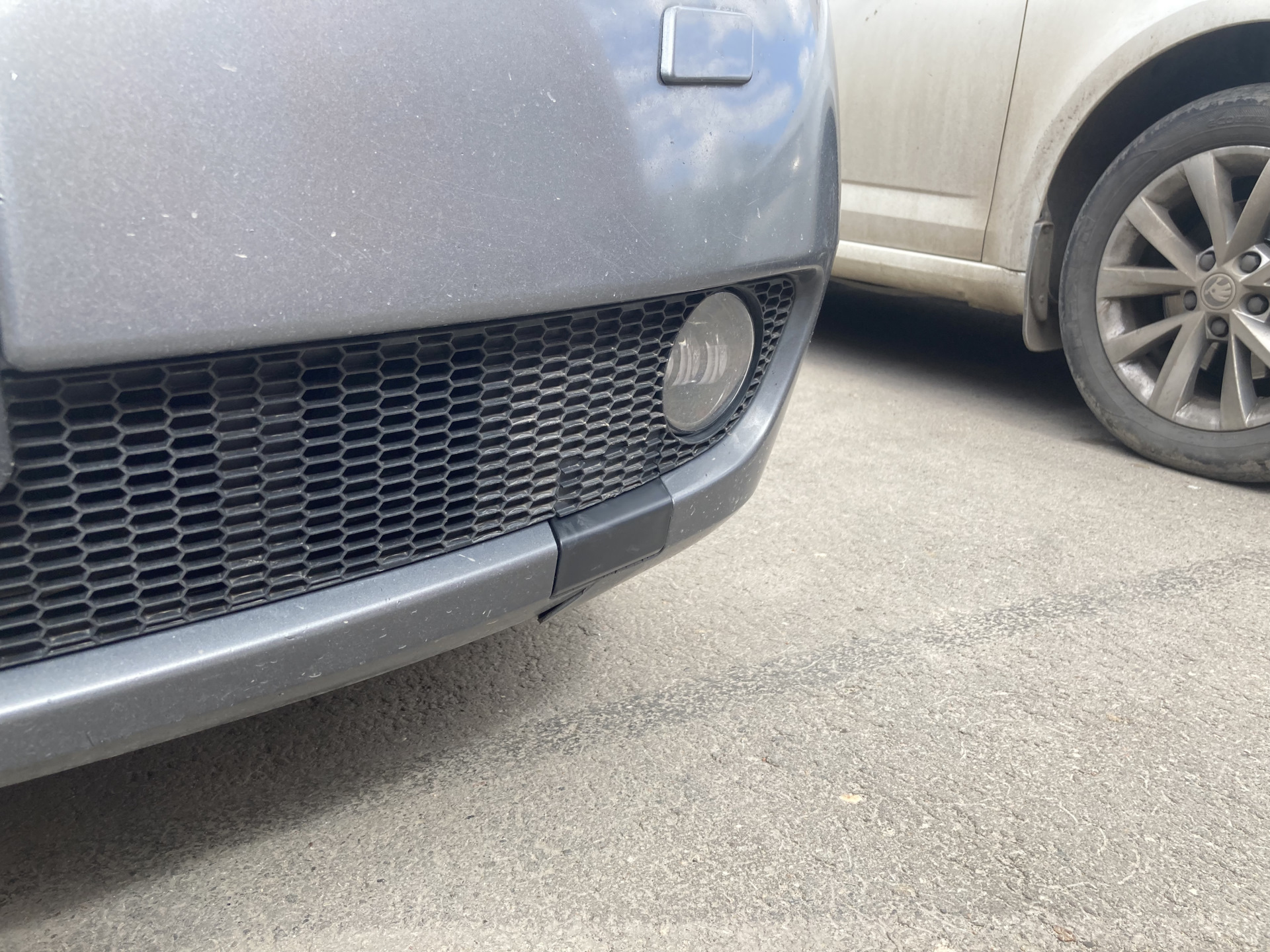 Заглушка бампера и насадка на глушитель — Nissan Almera II (N16), 1,5 л ...