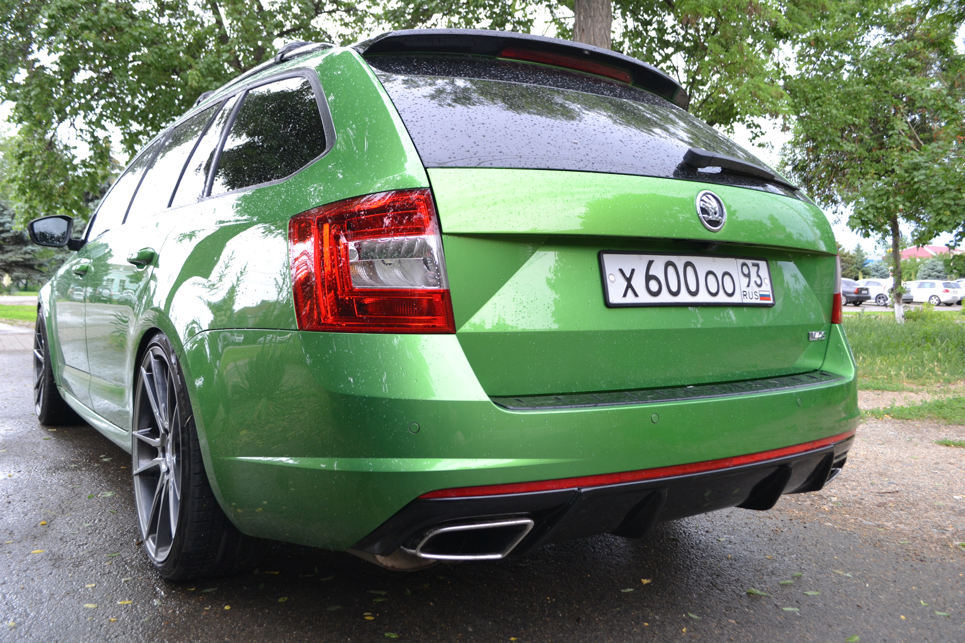 Замена skoda. Диффузор Октавия РС а5 SUPERSKODA. Octavia a7 диффузор Sport line. Диффузор Шкода Октавия. Задний спойлер Шкода Октавия Комби РС.