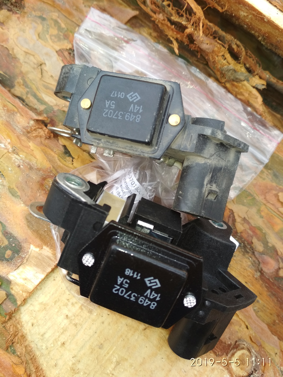 Замена регулятора напряжения — Lada Приора хэтчбек, 1,6 л, 2012 года ...