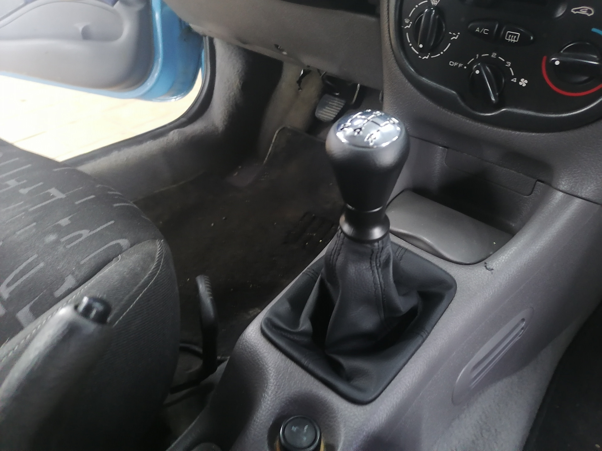 4. Ручка КПП — Peugeot 206, 1,1 л, 2001 года | запчасти | DRIVE2
