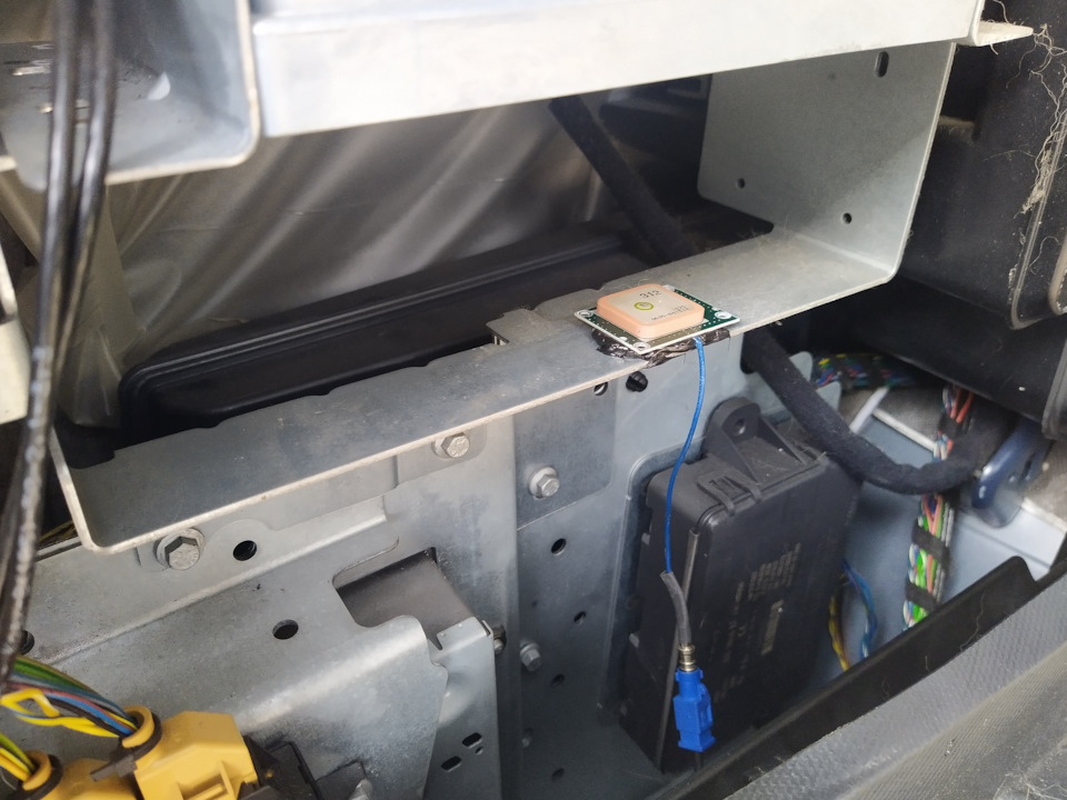 Антенна навигации — Land Rover Range Rover (3G), 4,4 л, 2011 года ...