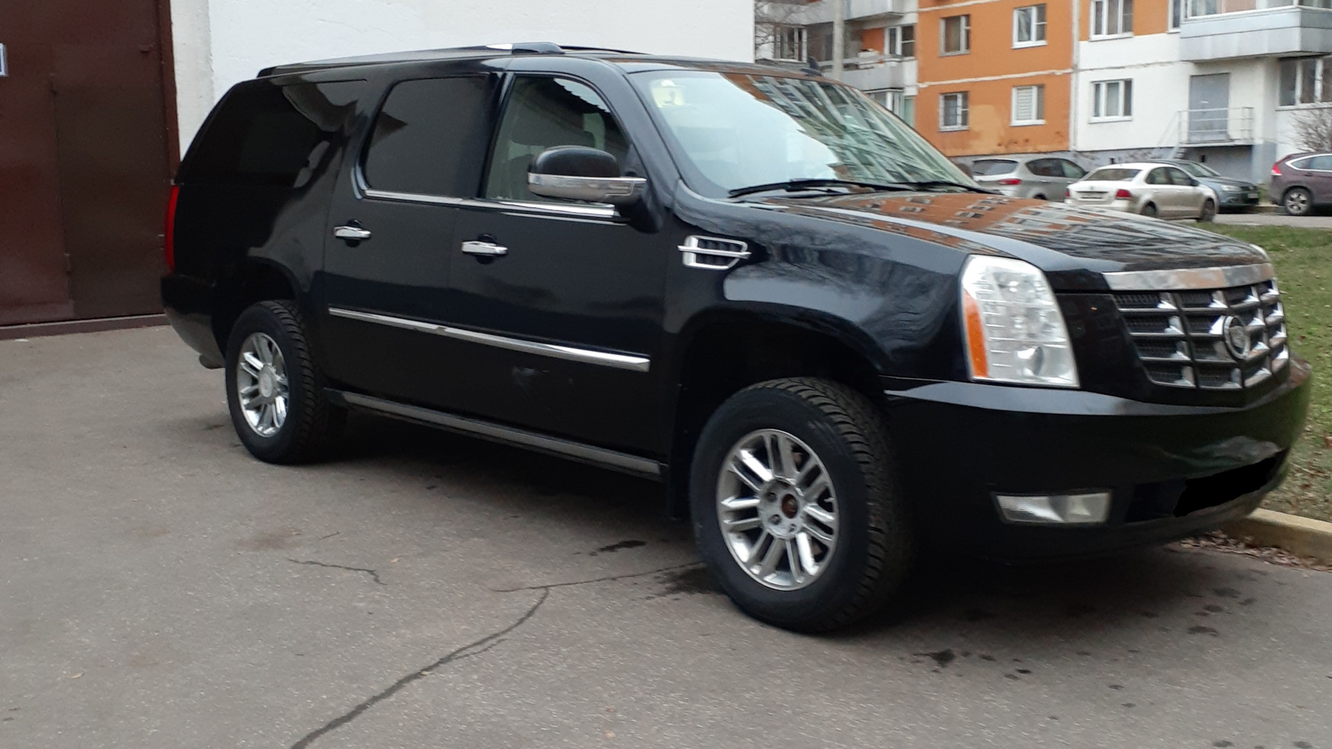 Cadillac Escalade ESV (2G) 6.2 бензиновый 2007 | Покоритель дорог на DRIVE2