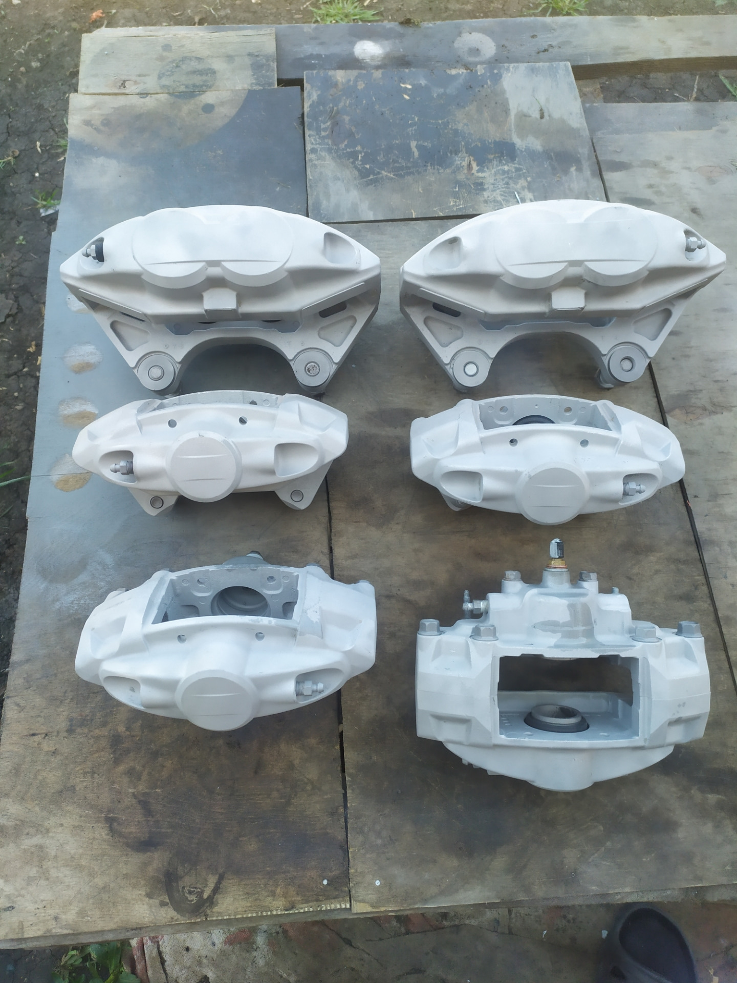 Akebono calipers на Infiniti Q50 готов — Nissan Teana (J32), 2,5 л