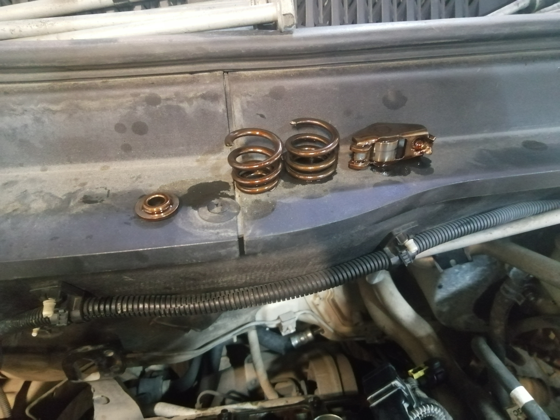 Chevrolet Captiva, лопнула пружина клапана — DRIVE2