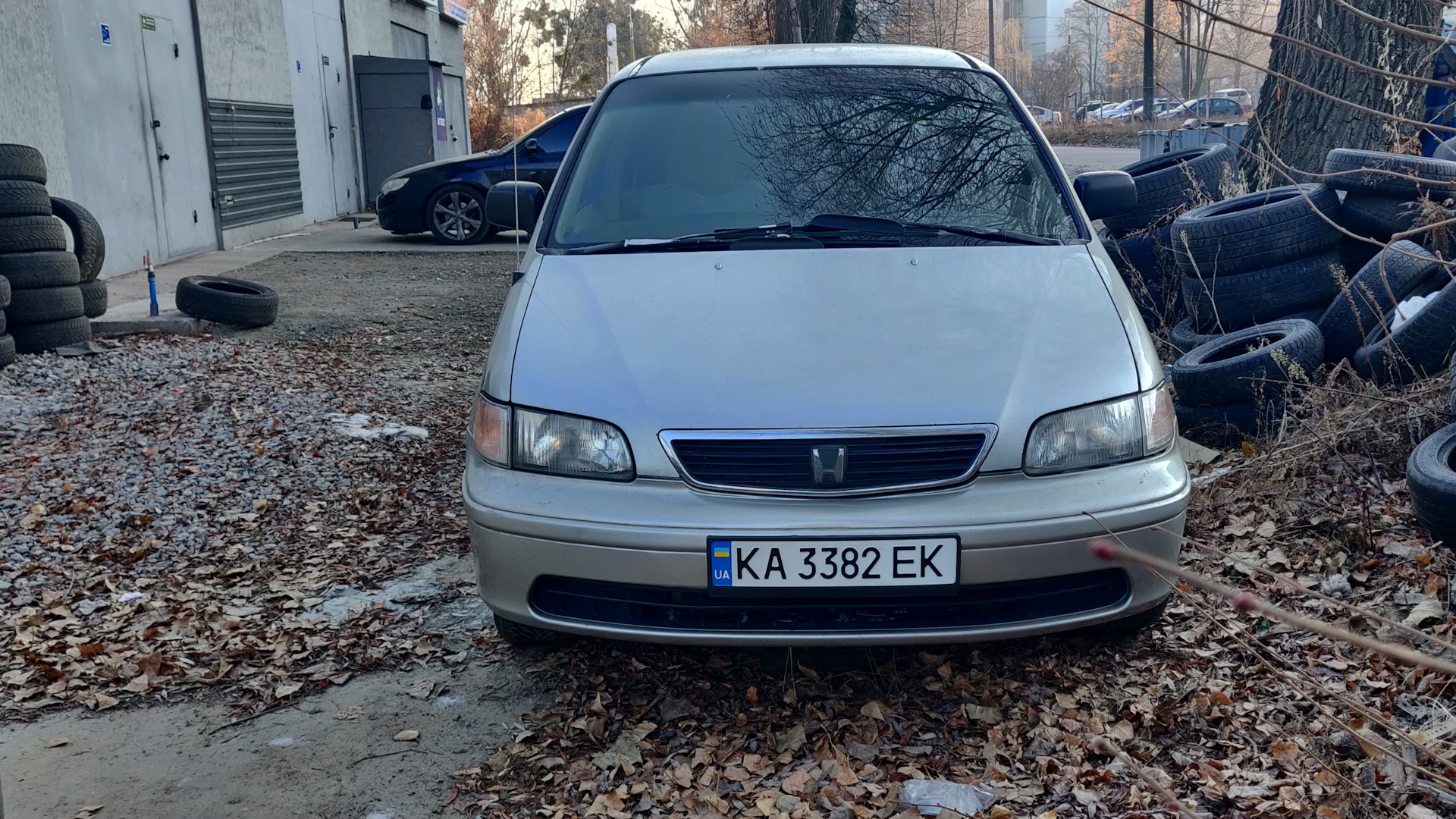 Honda Shuttle надпись