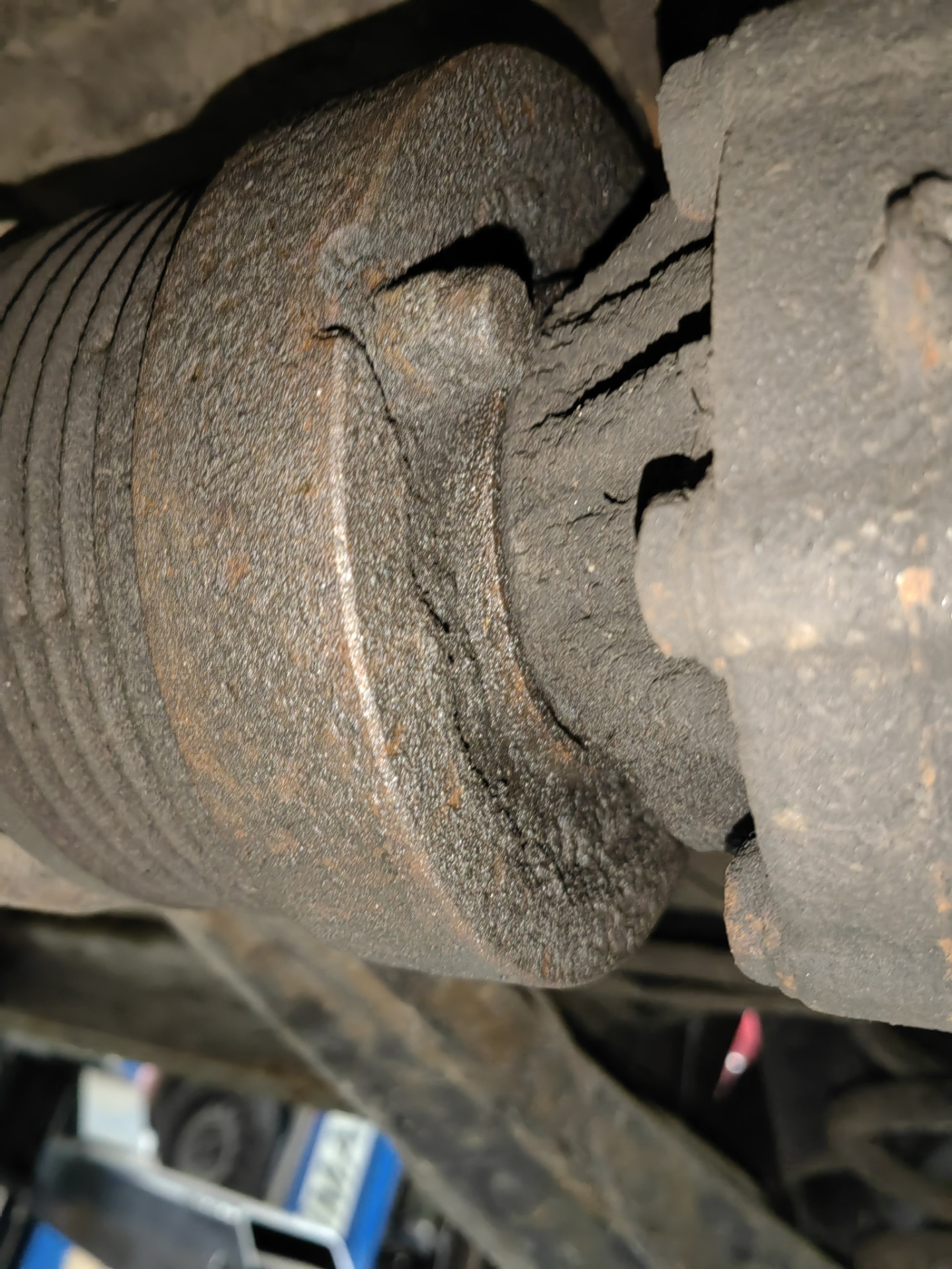 Замена масла в заднем редукторе — Volkswagen Transporter T4, 2,5 л ...