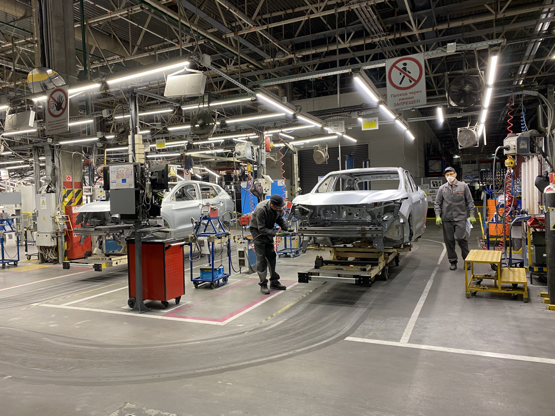 Завод ниссан в санкт-петербурге. Питерский ниссан. Штаб квартира nissan. Сварка каркаса на заводе ниссан. Ниссан мэнуфэкчуринг рус санкт-петербург.
