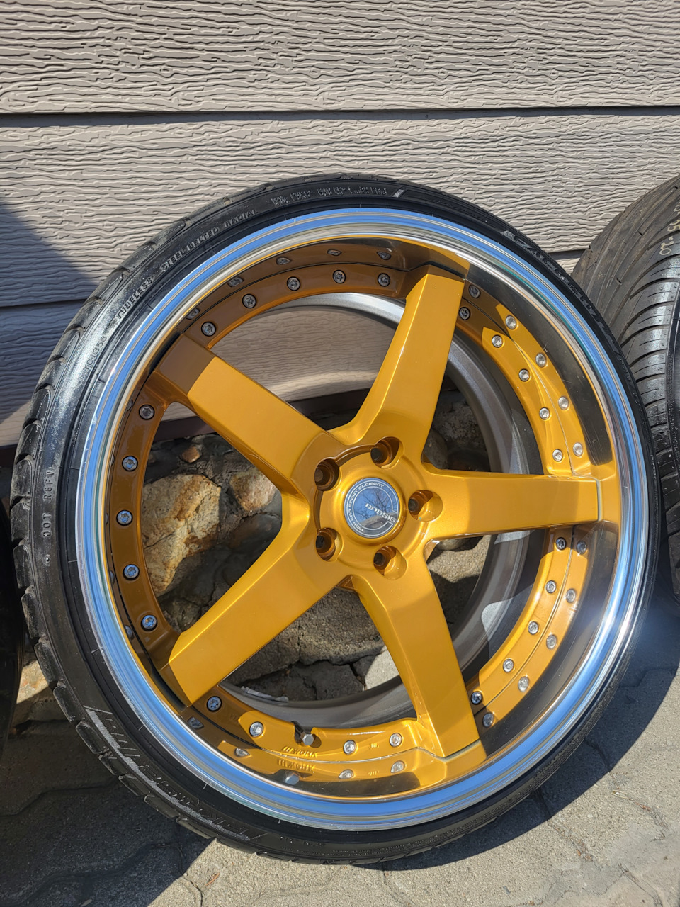 Фото в бортжурнале Toyota Crown Hybrid